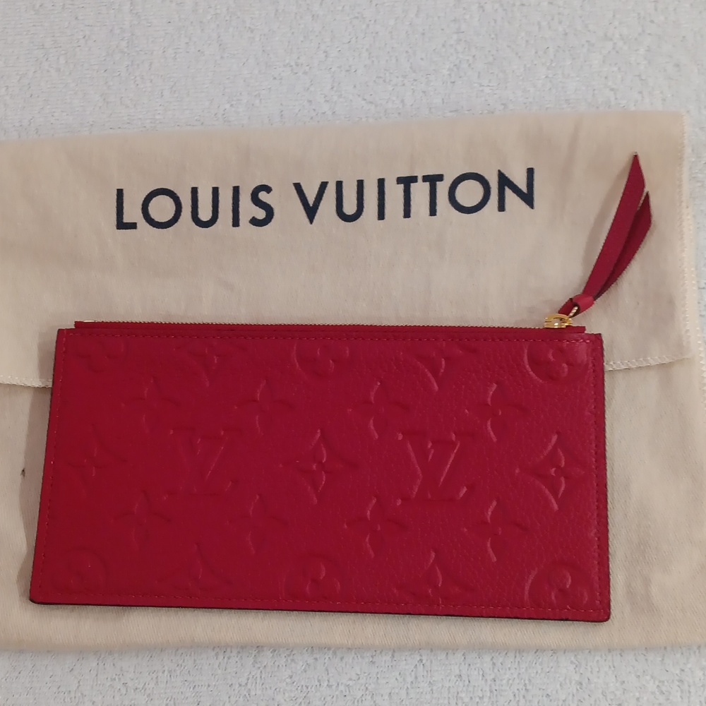LOUIS VUITTON Pochette